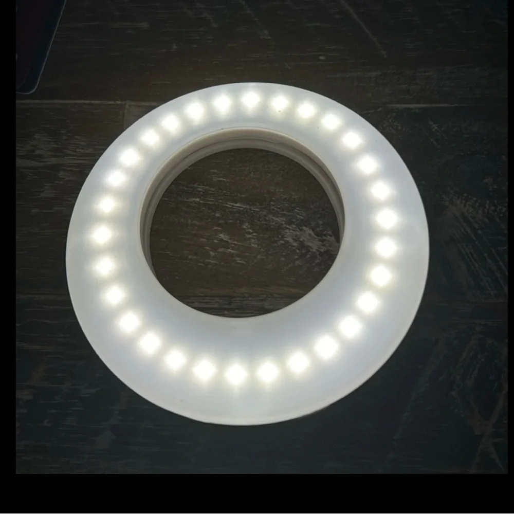 Ring lights for phones